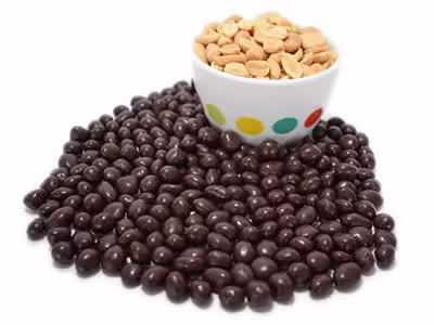 Man&iacute; cubierto de Chocolate Oscuro al 70%